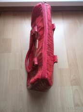 Krásna červená kabelka - 2