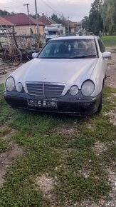 Mercedes-Benz  e 220 - 2