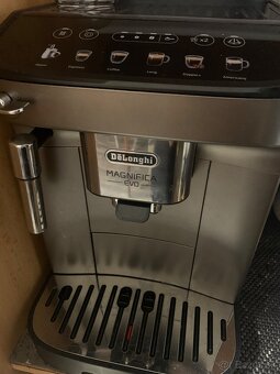 Predam kávovar delonghi magnifica evo - 2