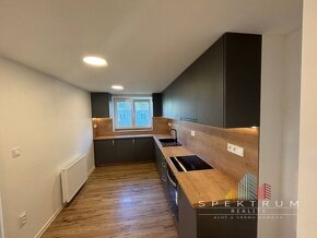 SPEKTRUM REALITY- Na PREDAJ 2 -izbový byt, 63 m2, Handlová,  - 2