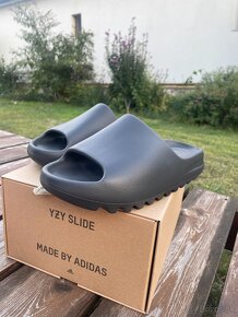 Adidas Yeezy Slides Onyx - 2