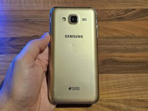 Samsung Galaxy J5 (2015) Gold - 2