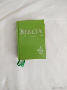 Biblia a obal - 2