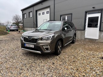 Subaru Forester 2.0i Boxer Premium Lineartronic - 2