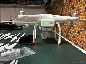 Dron DJI Phantom 3 PRO - 2