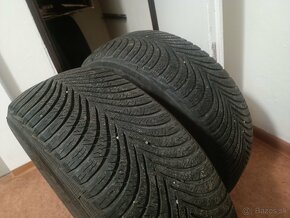 Predám 2 ks zimných pneumatík Michelin 205/55 R16 - 2