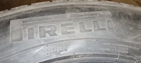 Pirelli Winter 225 /65R17 - 2