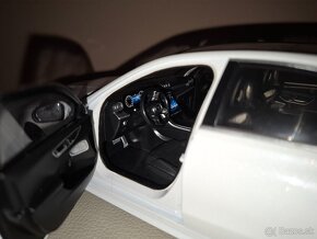 MERCEDES C-KLASS☆1:18☆NZG☆ - 2