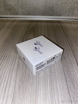 AirPods 4 - 2