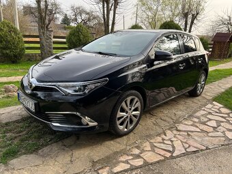 Toyota auris 1.6 valvematic, výbava executive - 2