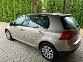 Volkswagen Golf 1.6 Comfortline A/T - 2