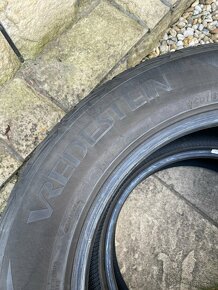 225/60 r17 Vredestein - 2