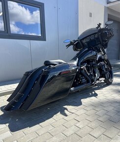 Harley Davidson Street Glide - 2