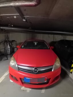 Opel astra gtc - 2