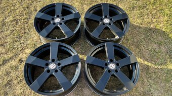 ☑️Disky 5x112 r18 black - 2