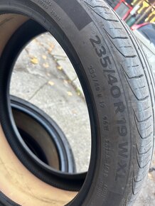 Continental 235/40R19 - 2