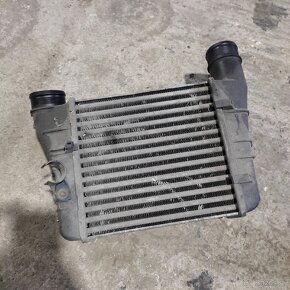 Predám intercooler Audi A4 B7 - 2