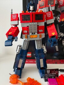 LEGO® Icons 10302 Optimus Prime - Z VÝSTAVKY - 2