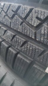 Yokohama 215/55r17 zimné runflat - 2