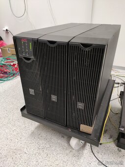 APC Smart UPS RT 10000 - 2