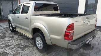 TOYOTA HILUX 2.5 D4D 4x4 - NA PREDAJ / NA SPLÁTKY - 2