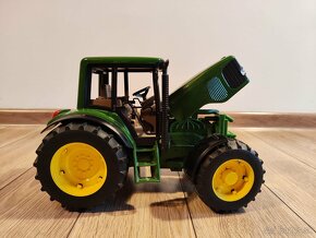 Bruder Traktor John Deere - 2