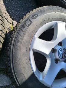 Volkswagen 235/65 r17 - 2