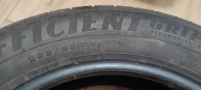 Pneu 225/55R17 - 2