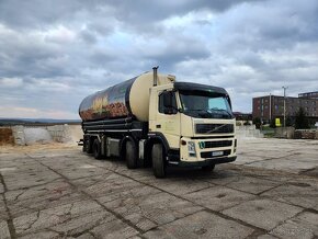 Cisterna Volvo FM12 420R 8x2 - 2