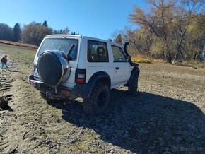 Mitsubishi Pajero 2.5 TD - 2