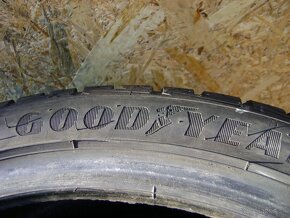 215/55 r17 zimne pneumatiky - 2