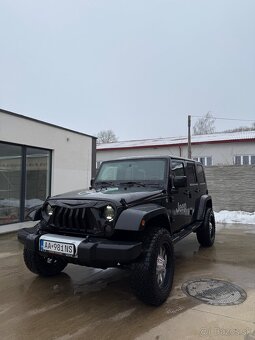 Jeep Wrangler Sahara Unlimited - 2