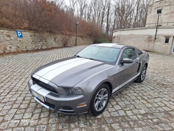 FORD MUSTANG 3.7 PREMIUM 2013 - 2