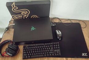 Herný notebook Razer Blade 17 - 2