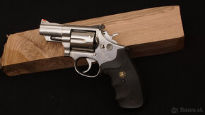 Predam kratky Smith&Wesson 357 magnum NEREZOVY - 2