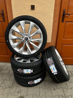 5x112 R19 8J ET45 Passat / Superb + 235/40 R19 96W XL (2024) - 2