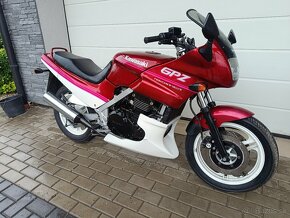 Kawasaki GPZ 500S - 2