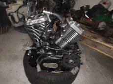 Kawasaki VN 900 motor - 2