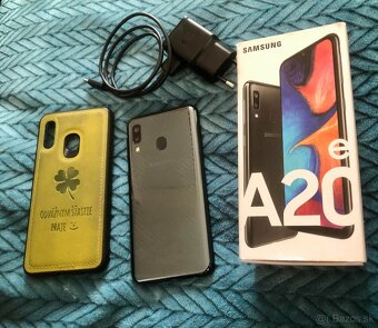 Samsung Galaxy A20e / 32 GB / - 2