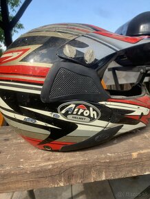 motorkárska helma - 2