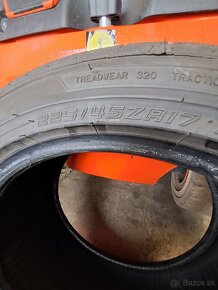 225/45R17 - 2