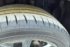 Bridgestone Alenza 235/50 R20 100V - 2