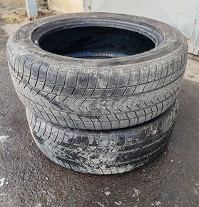 225/55 R17 - 2