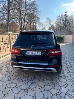 Mercedes-Benz ML 350 AMG - 2