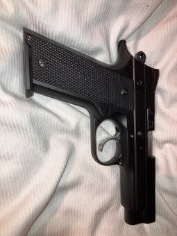 Pistol Colt CZ40 CZ - rarita kaliber 40 SW - 2