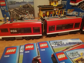 Lego 7938,7499 a 7895 - séria City - Osobný vlak + koľajnice - 2