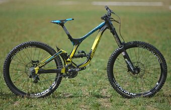 Lapierre DH 727, Gravity Republic - 2