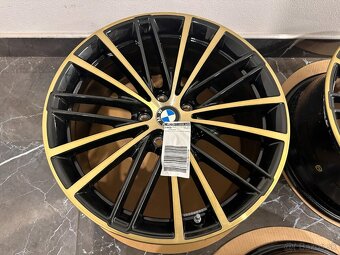 original r19 BMW 5er G30 G31 635 Night Gold 689483 - 2