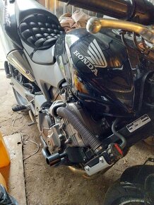 Honda Hornet 600 - 2