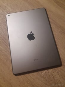 9.7" iPad 5 / 128GB prasknutý displej - 2